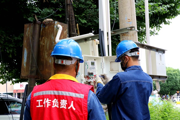 國網(wǎng)伊犁供電公司：嚴抓“小”現(xiàn)場，推進“大”安全