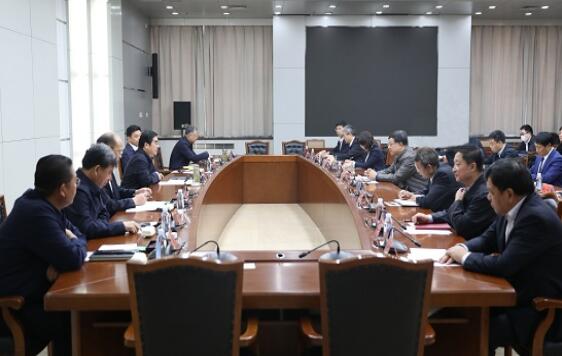 鄧建玲與唐山市委副書記、市長丁繡峰會(huì)談