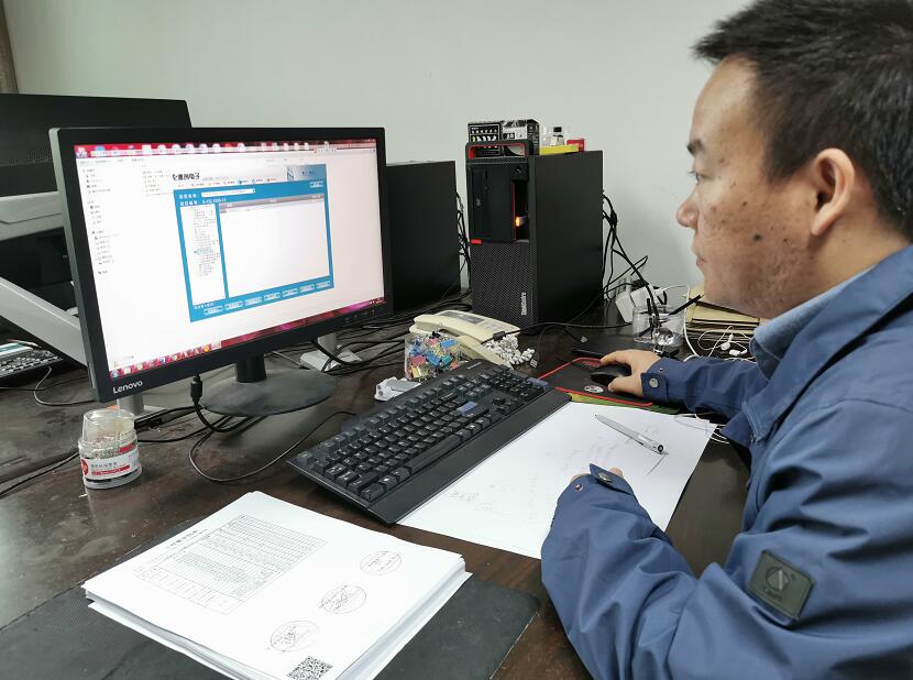 “穿搭”二維碼，浙江慈溪市供電公司工程檔案數(shù)字化，讓資料“動”起來