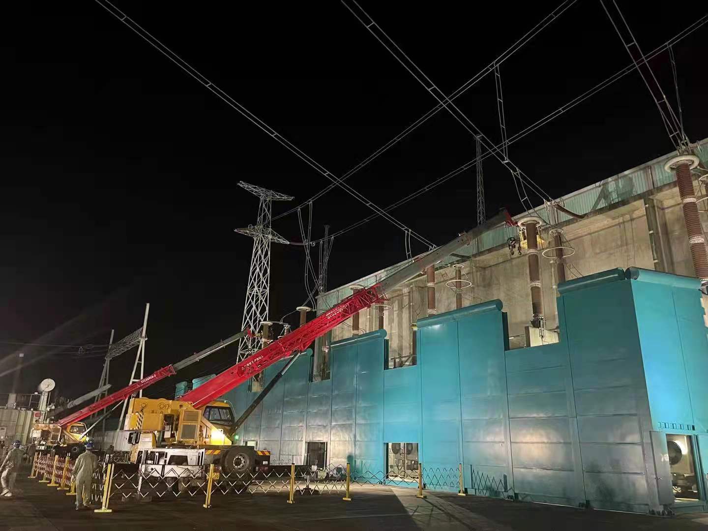 鄂電“鐵軍”：30個(gè)小時(shí)晝夜搶修作業(yè)，守護(hù)西電東送電網(wǎng)大動(dòng)脈