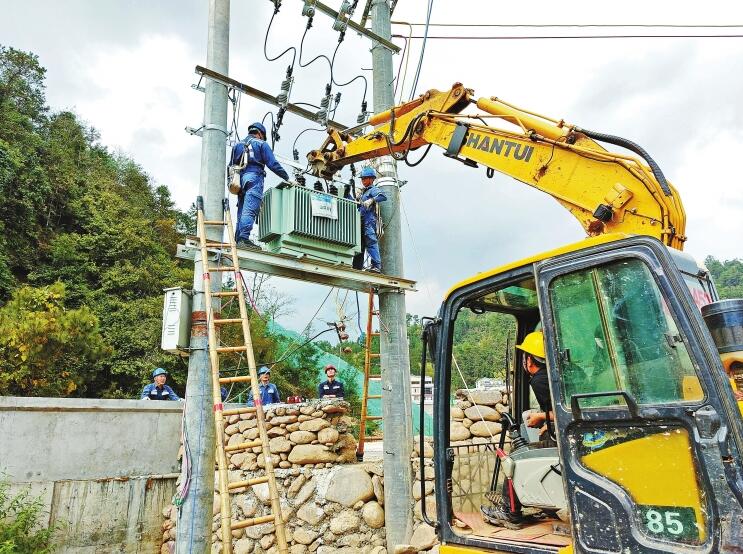 南方電網(wǎng)公司加強(qiáng)農(nóng)村電網(wǎng)建設(shè)，以充足電力激發(fā)鄉(xiāng)村活力