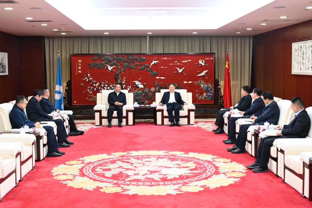 溫樞剛會(huì)見哈電集團(tuán)董事長、黨委書記曹志安