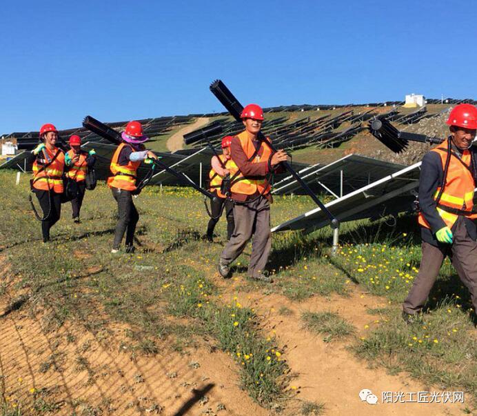 面積接近一個新加坡！青海塔拉灘光伏電站照亮“陽光之路”
