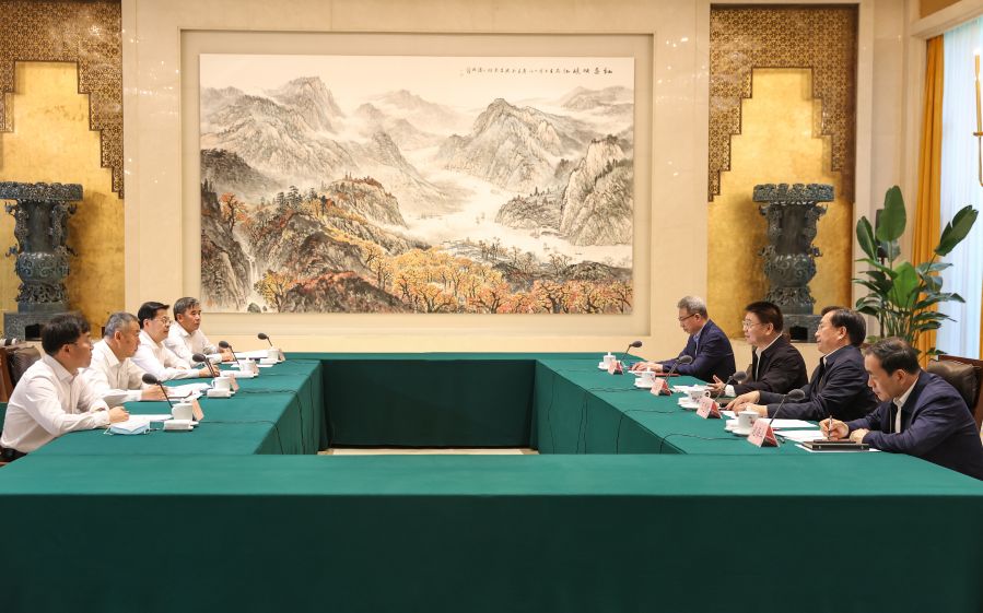 雷鳴山、韓君拜會(huì)湖北省委書記王蒙徽、省長(zhǎng)王忠林