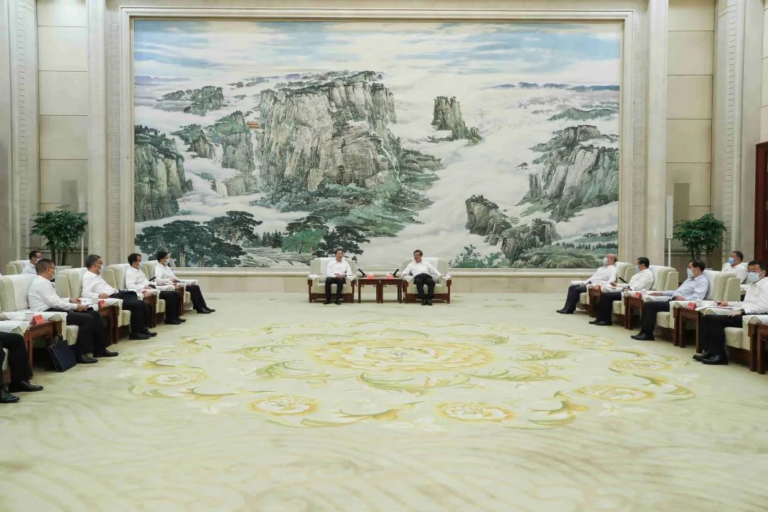 國家電網(wǎng)董事長辛保安與河北省委書記倪岳峰、省長王正譜會談