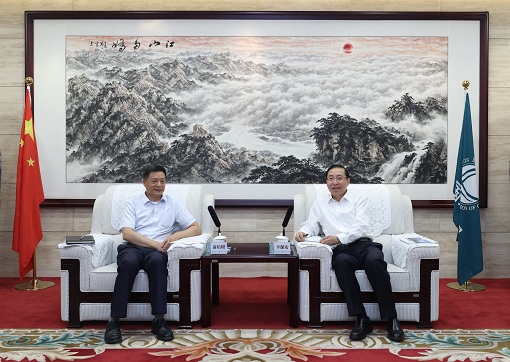 國家電網(wǎng)有限公司董事長、黨組書記辛保安與東方電氣集團(tuán)董事長俞培根會談