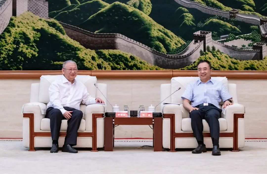 鄒磊會(huì)見(jiàn)隆基股份總裁李振國(guó)、森特股份董事長(zhǎng)劉愛(ài)森