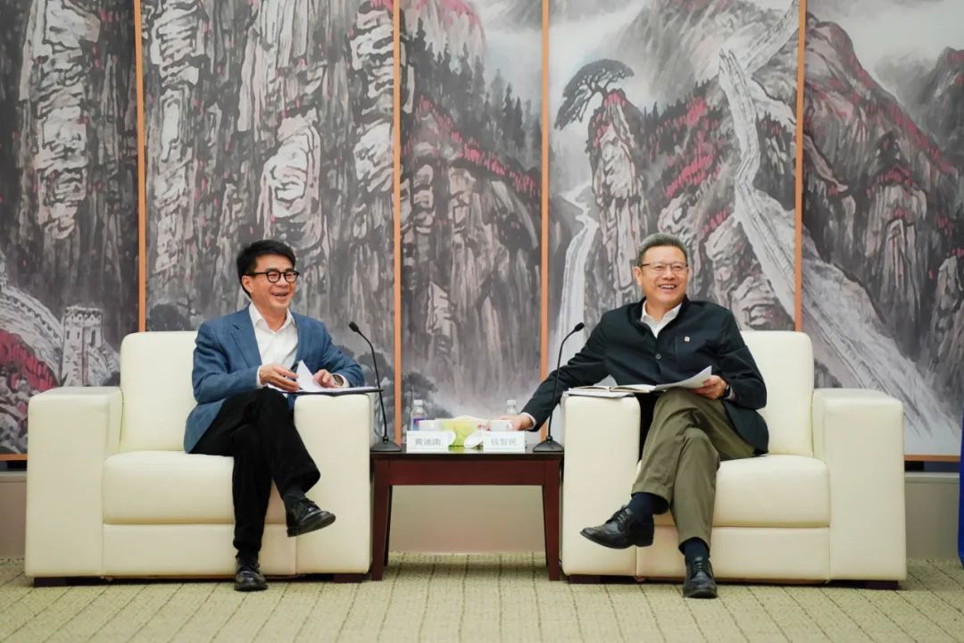 國家電投黨組書記、董事長錢智民會(huì)見申能集團(tuán)黨委書記、董事長黃迪南