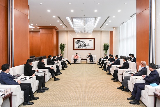 華能集團(tuán)總經(jīng)理、黨組副書記鄧建玲會(huì)見常州市市長(zhǎng)盛蕾
