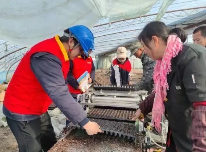 國網(wǎng)新疆電力公司貼心服務(wù)，為春耕春灌用電保駕護(hù)航
