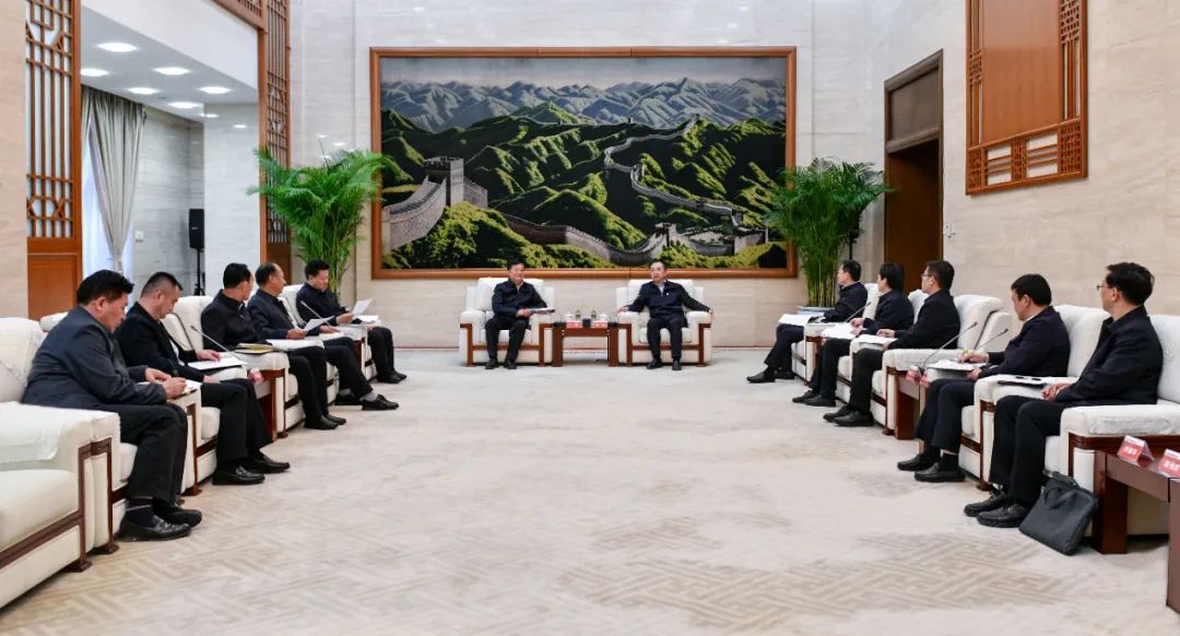 大唐集團黨組書記、董事長鄒磊與青海省海南州委書記呂剛、州長尕瑪朋措會談