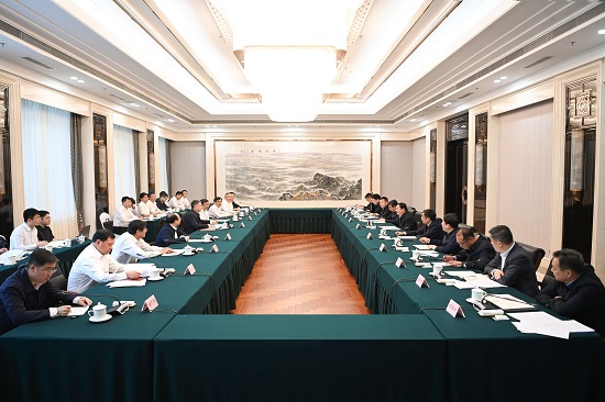 華能集團(tuán)溫樞剛、鄧建玲拜會(huì)遼寧省委書(shū)記郝鵬