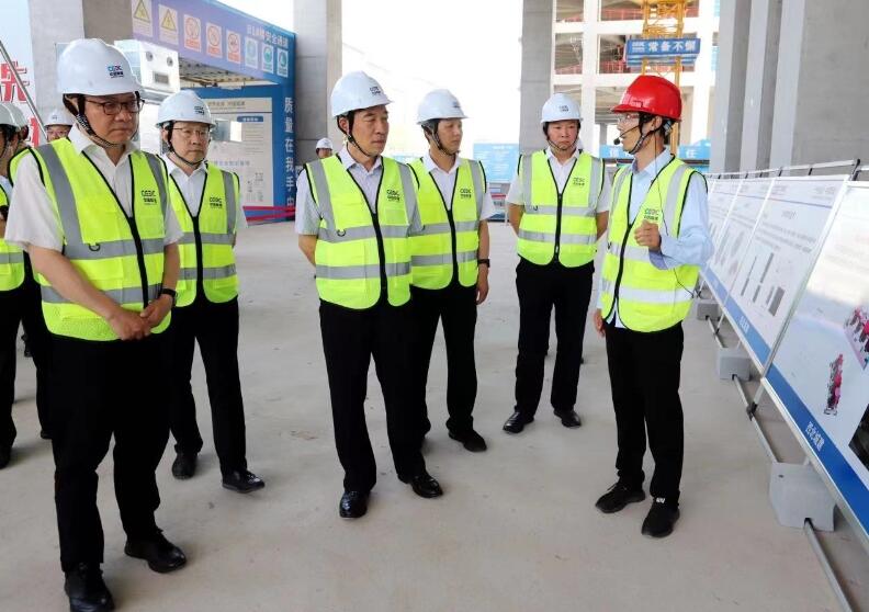 中國能建黨委副書記、總經(jīng)理孫洪水到西北城建未來廣場A區(qū)項目開展安全生產(chǎn)督導(dǎo)