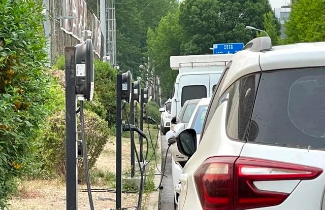 充電站費用漲價，新能源車的韭菜終于成熟了?