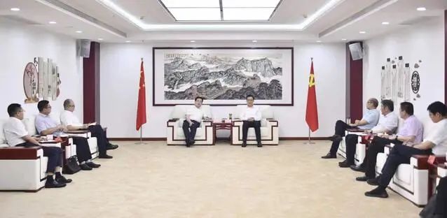 漯河市委書記秦保強(qiáng)、市長黃鈁會(huì)見中國電建華中區(qū)總部黨委書記、總經(jīng)理蹇尚友一行