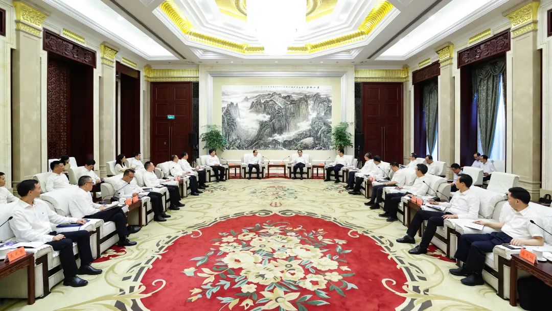 中國華電黨組書記、董事長江毅拜會(huì)貴州省委書記徐麟、省長李炳軍