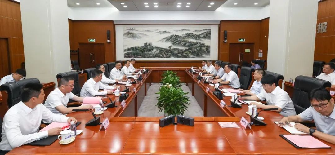 中核集團黨組副書記、總經(jīng)理顧軍會見蘇州市委副書記、市長吳慶文一行