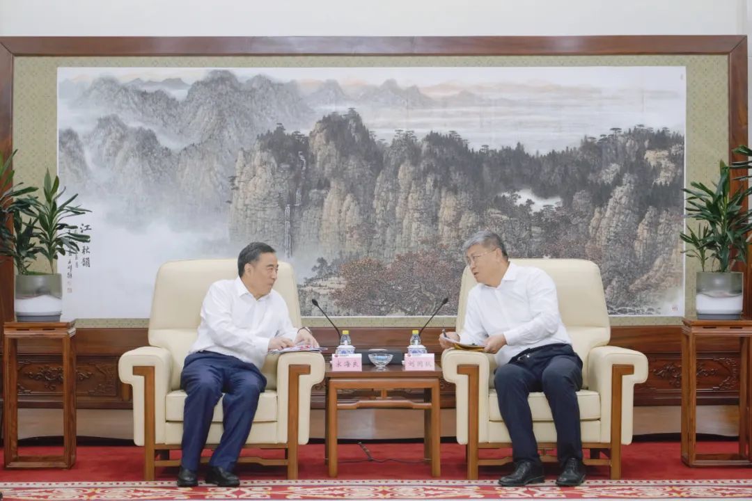 中國(guó)能建黨委書記、董事長(zhǎng)宋海良與國(guó)家能源集團(tuán)黨組書記、董事長(zhǎng)劉國(guó)躍會(huì)談