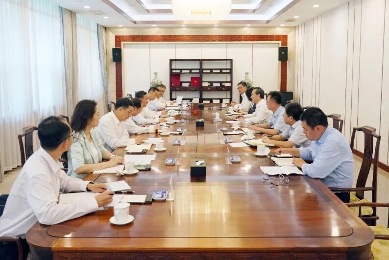 中國(guó)能建黨委書記、董事長(zhǎng)宋海良與中國(guó)貿(mào)促會(huì)會(huì)長(zhǎng)任鴻斌會(huì)談