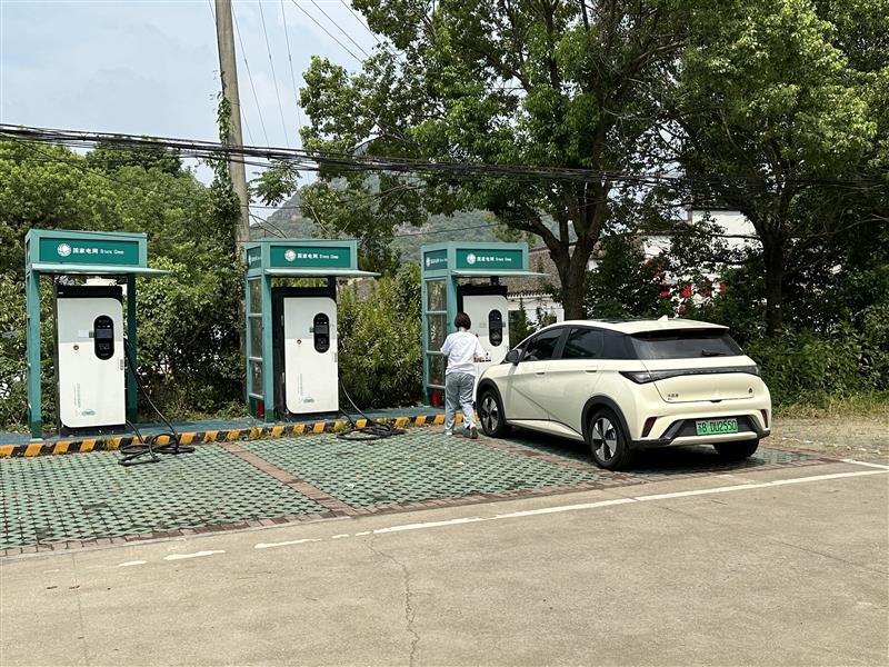 各類(lèi)政策支持新能源汽車(chē)和充電樁下鄉(xiāng)，但村里真的需要這么多充電樁嗎?