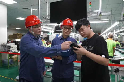 廣東電網(wǎng)：以“滿格電”助力專(zhuān)精特新“小巨人”加速跑
