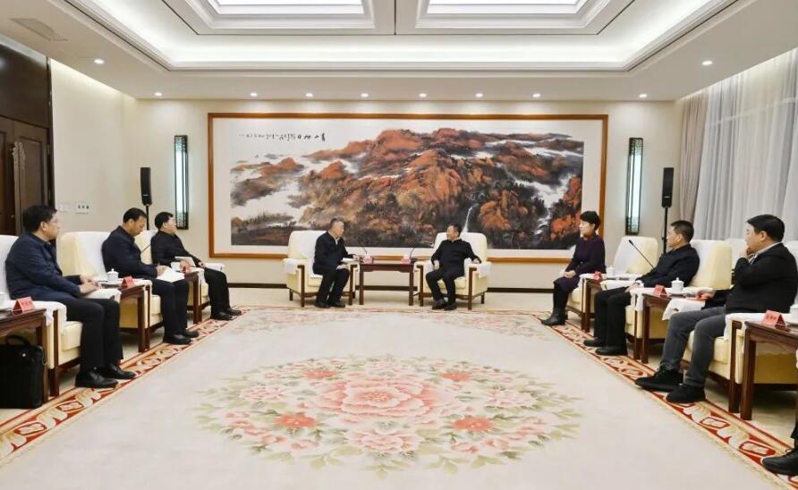 三峽集團(tuán)董事長(zhǎng)、黨組書(shū)記雷鳴山拜會(huì)內(nèi)蒙古自治區(qū)黨委書(shū)記孫紹騁、自治區(qū)主席王莉霞