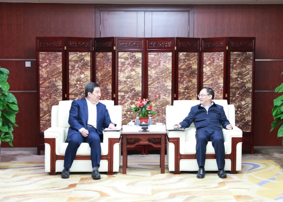 中國(guó)電氣裝備白忠泉董事長(zhǎng)、周群總經(jīng)理拜訪中鋁集團(tuán)董事長(zhǎng)段向東、總經(jīng)理王石磊