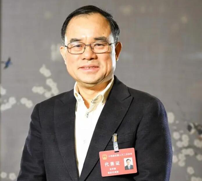 【兩會好聲音】全國人大代表、長安汽車董事長朱華榮：強(qiáng)化市場調(diào)節(jié)手段，進(jìn)一步改善汽車消費(fèi)環(huán)境