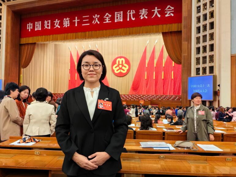 中國能建北京設(shè)備公司黨委書記、董事長，中國能建首批一級技術(shù)專家張?jiān)氯A獲全國三八紅旗手榮譽(yù)稱號