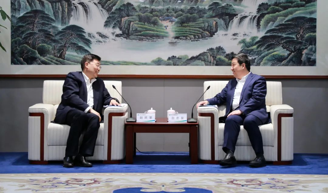 中國電氣裝備黨委書記、董事長白忠泉會(huì)見首鋼集團(tuán)黨委書記、董事長趙民革