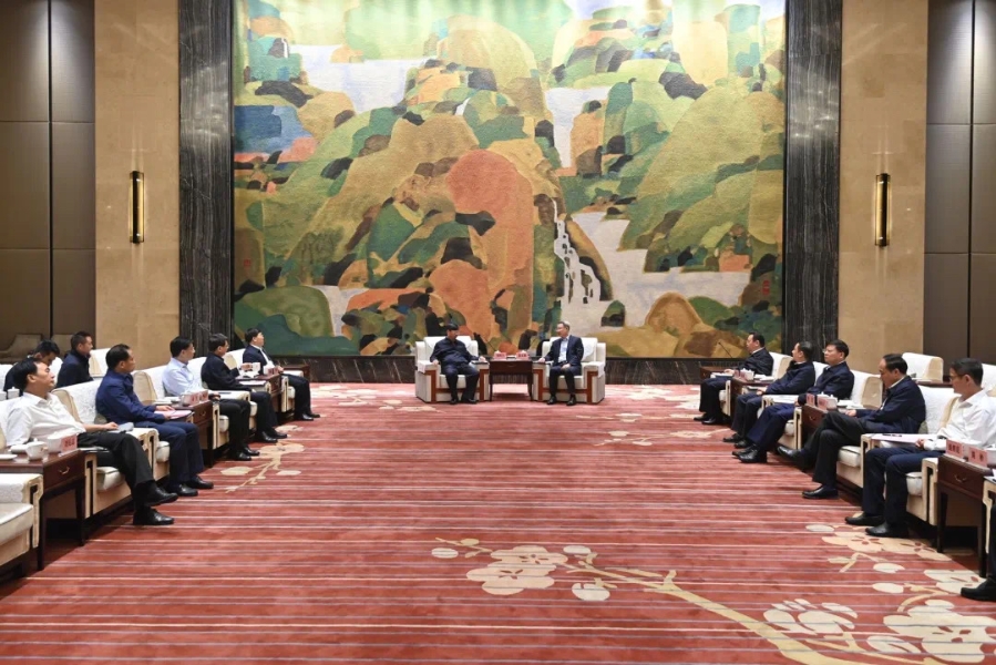 武漢市委書(shū)記郭元強(qiáng)、市長(zhǎng)程用文會(huì)見(jiàn)三峽集團(tuán)董事長(zhǎng)劉偉平一行