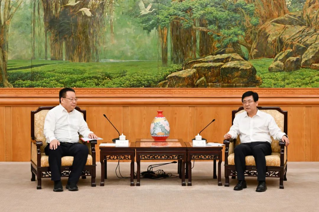 中核集團(tuán)總經(jīng)理、黨組副書記申彥鋒拜會(huì)福建省委副書記、省長(zhǎng)趙龍