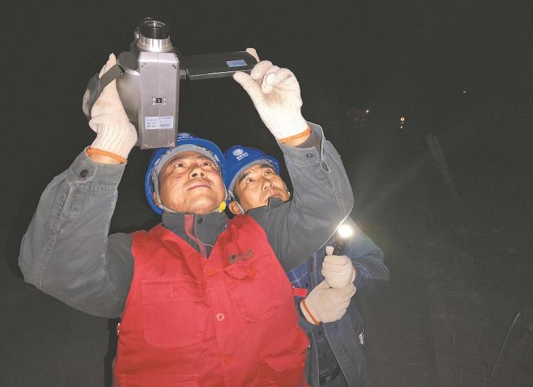 青海貴南縣：零下15攝氏度，冬夜巡檢保供電
