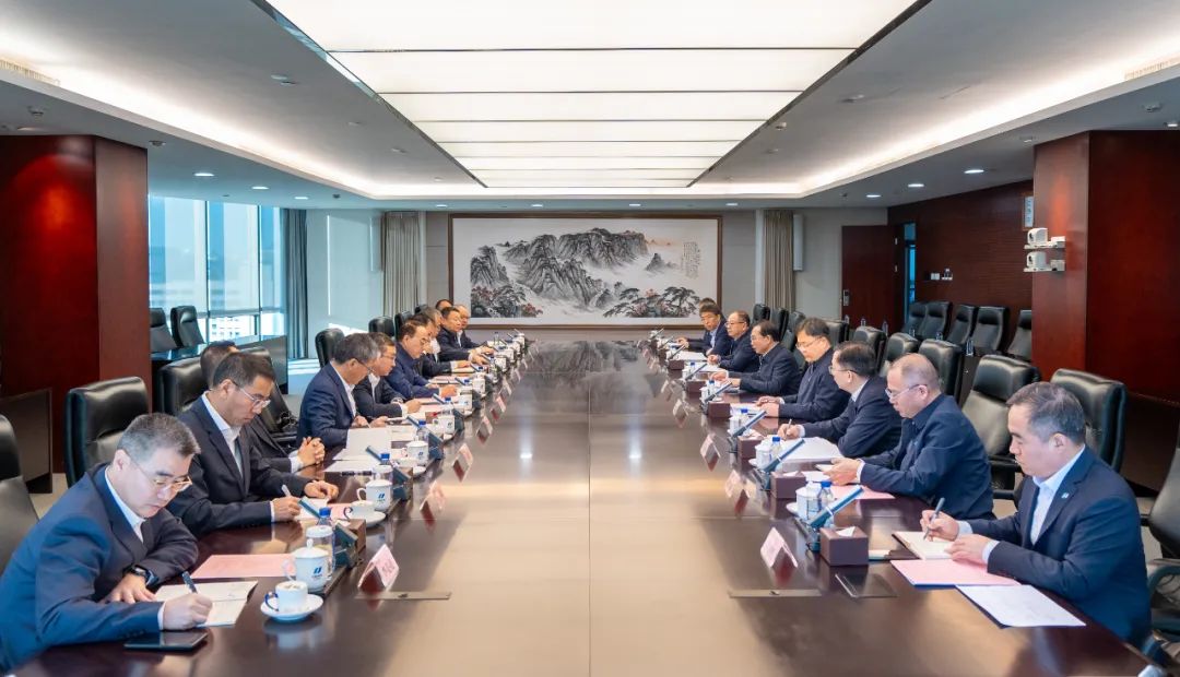 華電集團(tuán)黨組書記、董事長(zhǎng)江毅會(huì)見中國(guó)中車黨委書記、董事長(zhǎng)孫永才