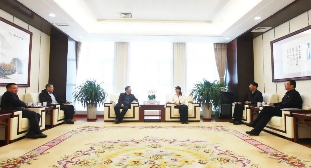國家電投新疆公司與中國水電四局、中交集團(tuán)、運(yùn)達(dá)股份座談