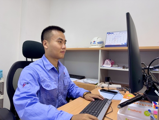 【新春走基層】春節(jié)堅守，點亮異國的奉獻之光