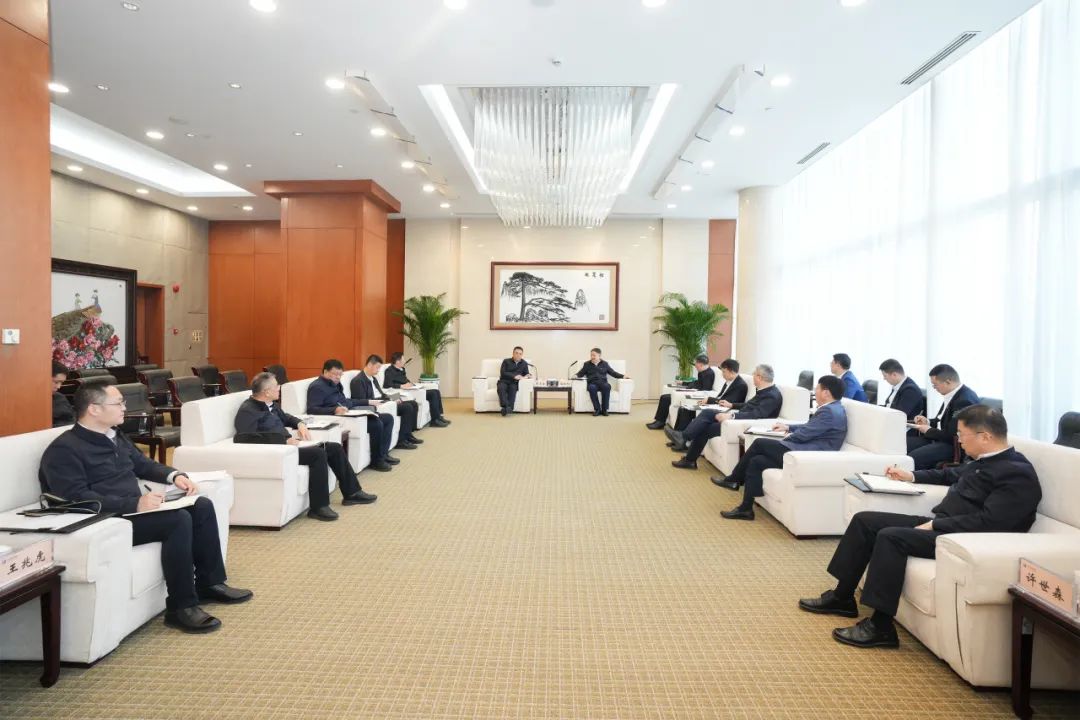 華能集團(tuán)董事長溫樞剛、總經(jīng)理張文峰會見哈電集團(tuán)董事長曹志安、總經(jīng)理黃偉
